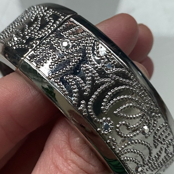 Vintage Chico's Regan Stretch Bracelet Rhinestone Silver Toned 7.5" - Picture 6 of 9